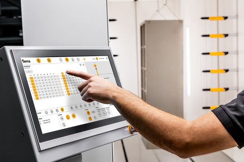 MagicControl MAX control unit with interface on a powder booth